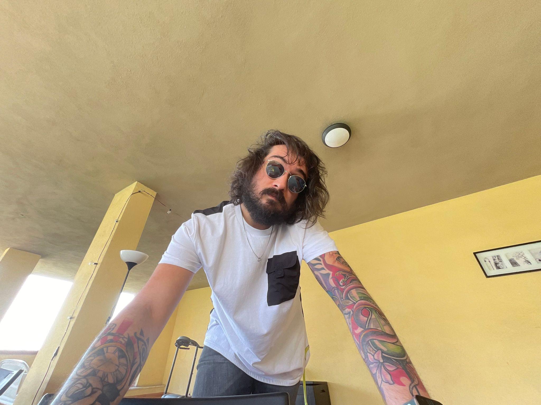 Another ultra-wide selfie.