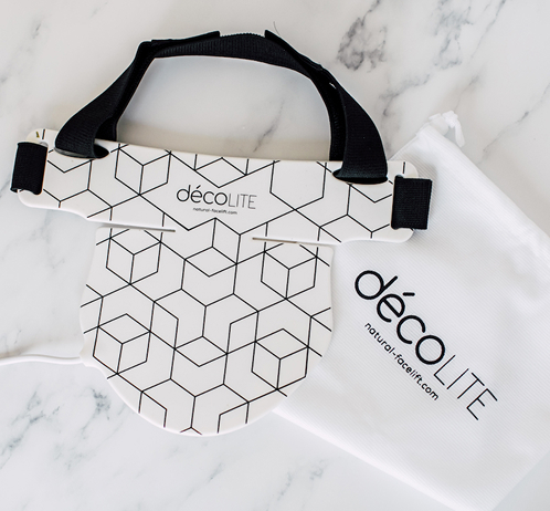 Décolite LED neck and chest light therapy device on white background