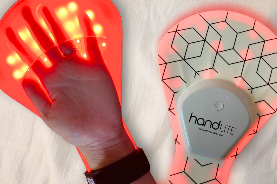 HandLITE LED therapy device for hand dermatitis treatment