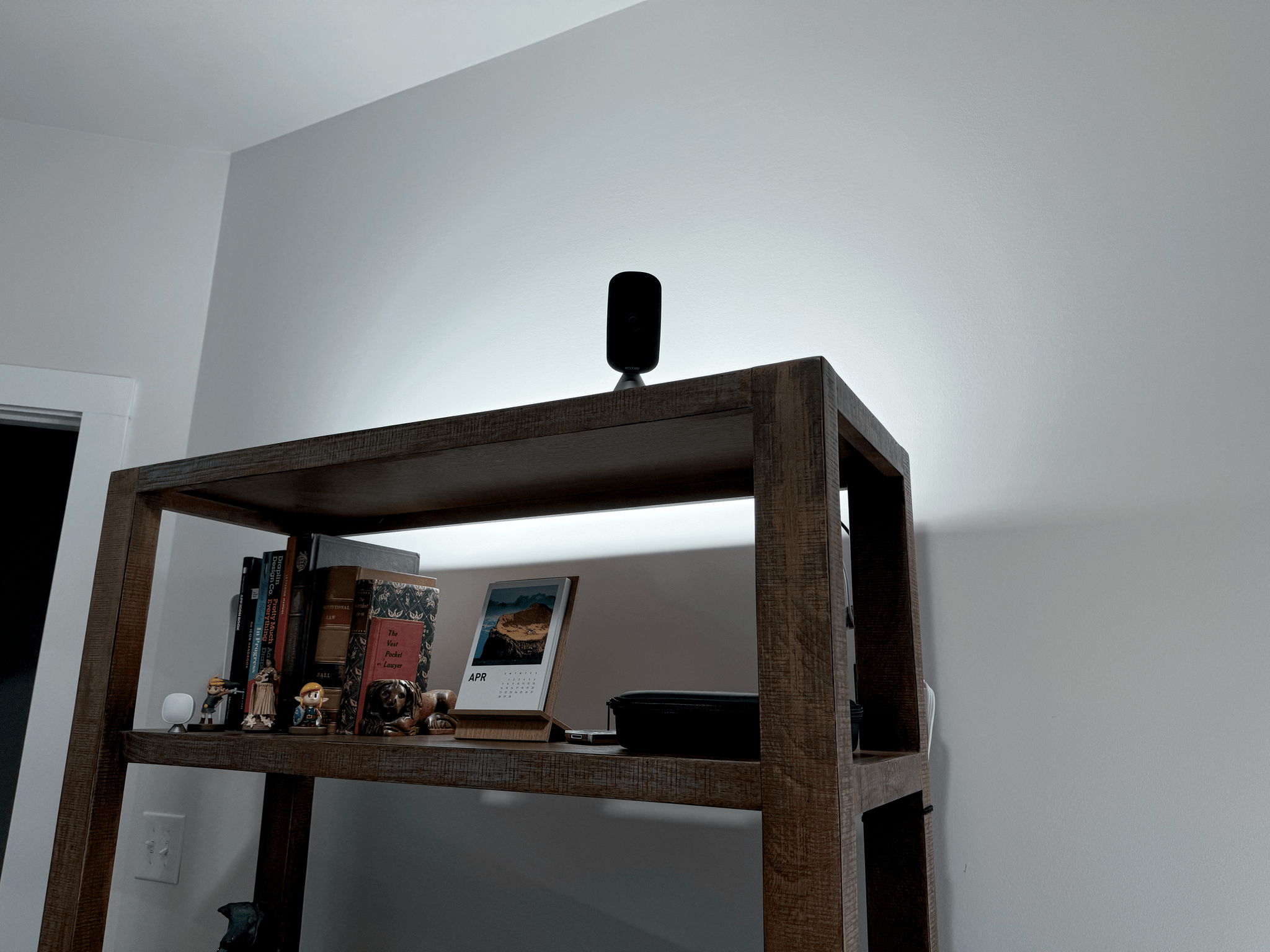 Another Hue gradient tube light.
